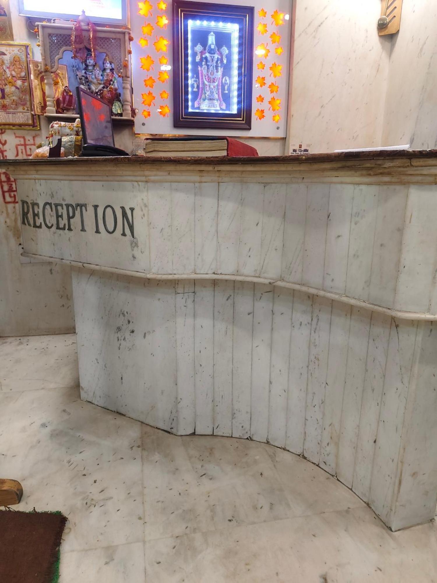 Family Spot Hotel New Delhi Buitenkant foto